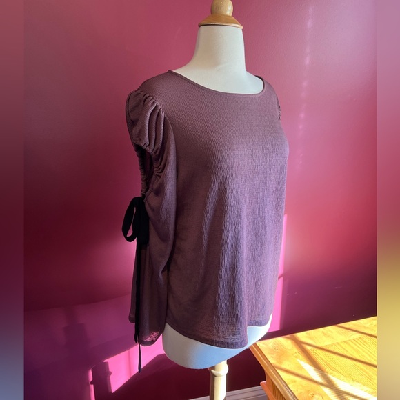 Express mauve top with cut outs on sleeves that tie sz S - Picture 5 of 10